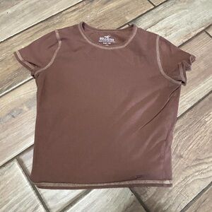 Brown hollister tee